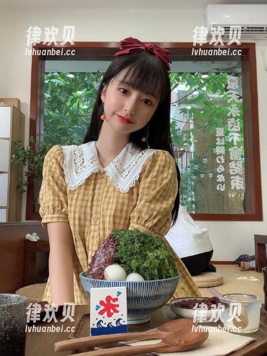 17c吃瓜 每当我盯着17c吃瓜,我便在疯狂观看大戏上演