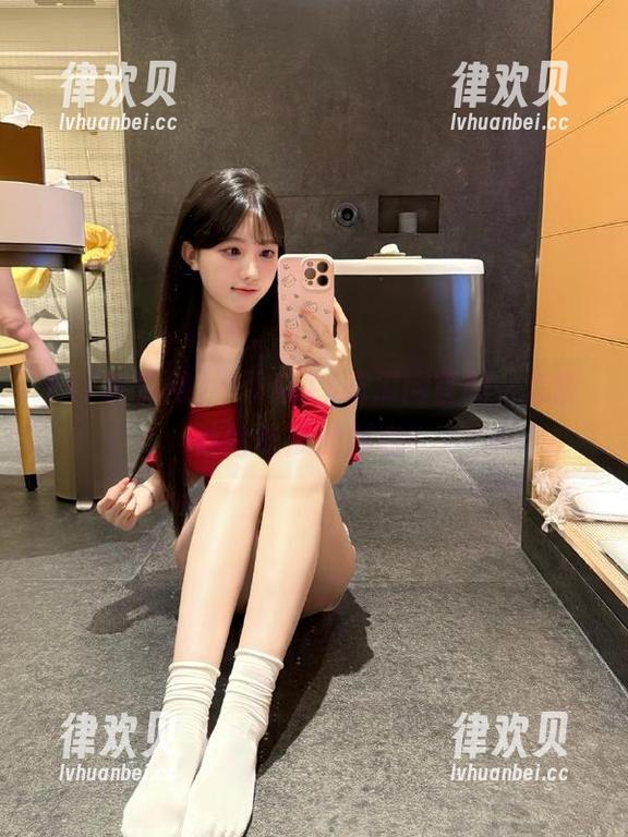 不下载17吃瓜网官网，怎能体验吃瓜的刺激？