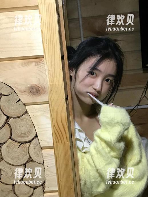观看“517吃瓜”的幕前花絮，真是意外的轻松的娱乐。