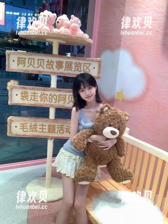 黏在51cg吃瓜网页版的你，视频一刷停不下来，小心变成“吃瓜追踪狂”哦！