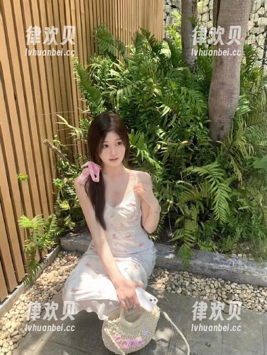 不装了，下载“51吃瓜”app后刷到了啥？