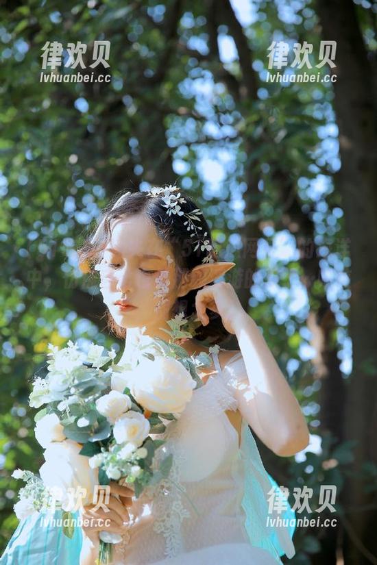 迷失在“51吃瓜网页”的海洋中，仿佛自己也是那颗浮游的瓜了…咳咳，别想太多。