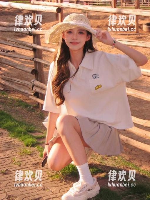 感觉我在51吃瓜网的地址上快站成雕像了，瓜好好吃！
