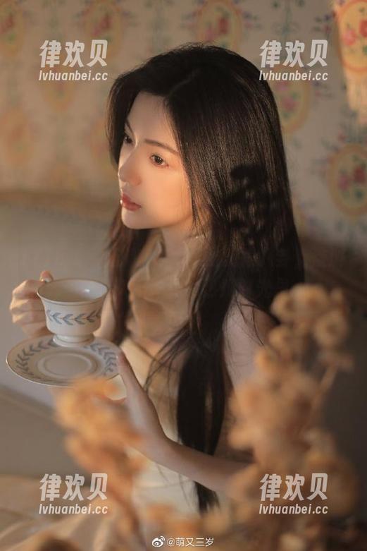 沉迷718.sx的无限八卦，漫游在永久不掉线的热辣时光里