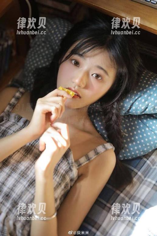 91黑料网 被“91黑料网”的线路给圈粉了,明明想看八卦却被拉进了别的世界。