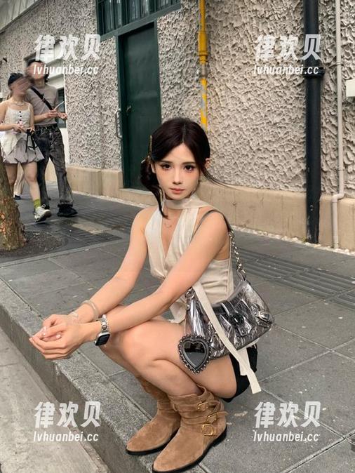网上愚蠢事大汇总，“heiliao.su”官网带你见识新时代雷人风格！