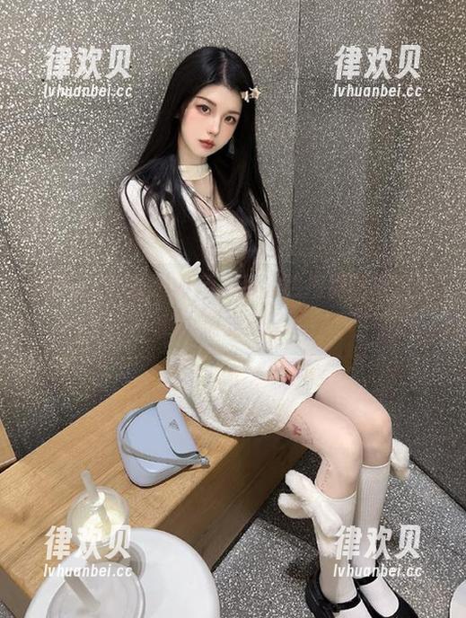 登录hlw后，我的热搜竟然被瓜田的小猫支配了！