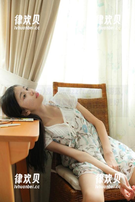 我在mmzztt.com上游荡，永不迷路，心里默默想着‘明天会更好’。