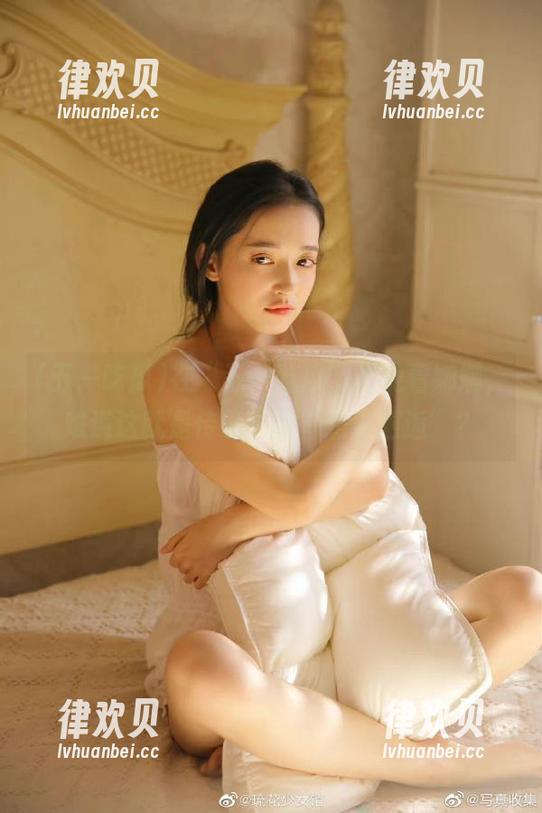 在“五一吃瓜”上观看娜娜，难道这就是传说中的“意外邂逅”？