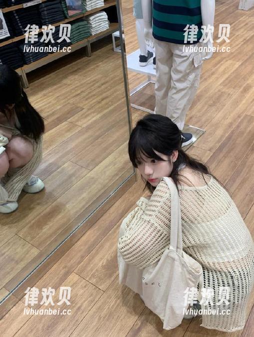 今日吃瓜91：当我发现视频背后的黑料时，我的表情像极了被老太太打的瓜！