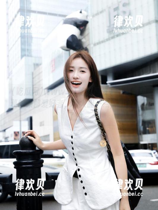 www.51吃瓜网发布：感情纠葛的集邮爱好者，再大胆一点，没啥大不了的～
