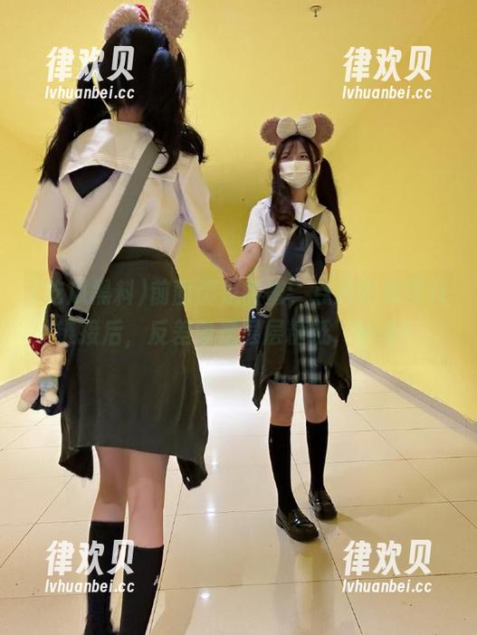 前面都是甜蜜，点开吃瓜黑料链接后，反差像是层层糖纸，啧啧！
