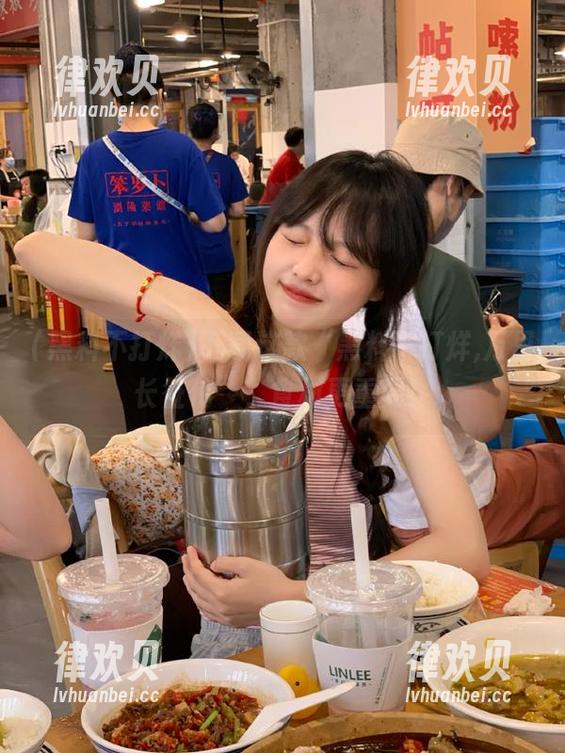 下载这款“黑料不打烊,万里长征传”，食材更重要！