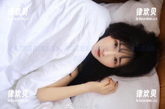 吃瓜必备，别忘了收藏黑料吃瓜网app！连瓜都想给你打折！