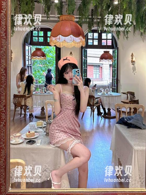 “黑料社区”app，在线明明也能偷个懒？
