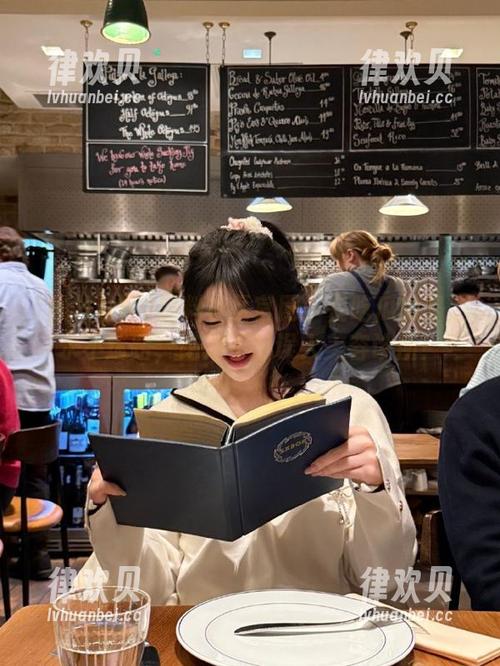 黑料社区官网：在吃瓜的路上永不迷路，绝对不怕误入美容诊所！