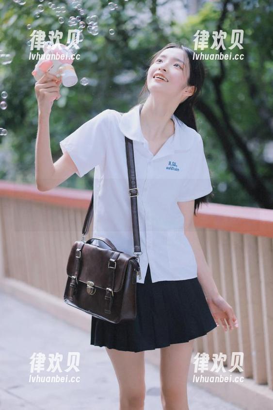 黑料网网址似乎成了灯火通明的夜市，不打烊的瓜摊吃不停！