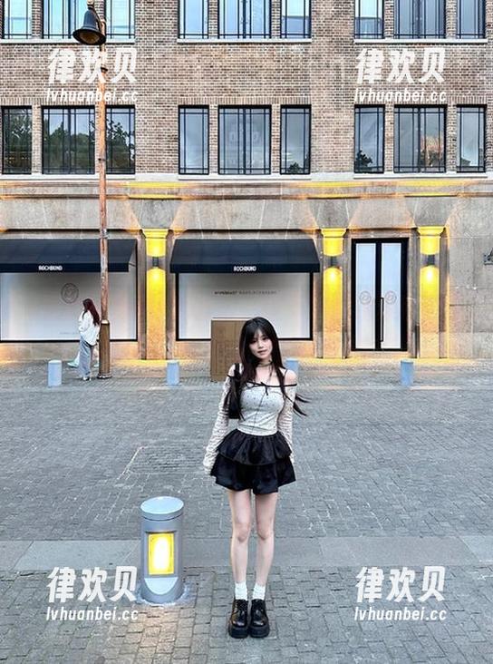 观看得入迷，黑料视频网时不时又让我得重新审视人生。